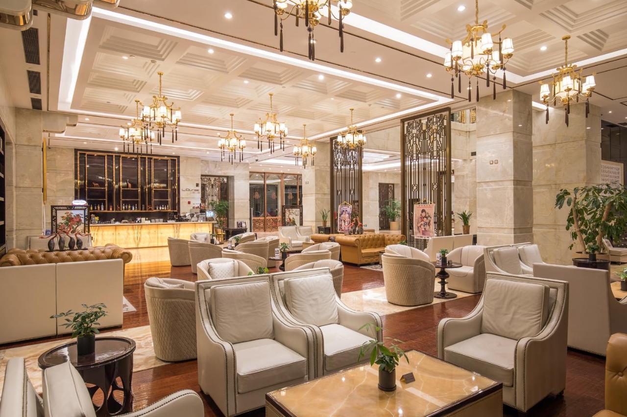 Royal Garden Hotel Shanghai-Free Shuttle To And From Disney & Pvg & Close Metro Line2 Easy To Sha New Expo Exterior photo