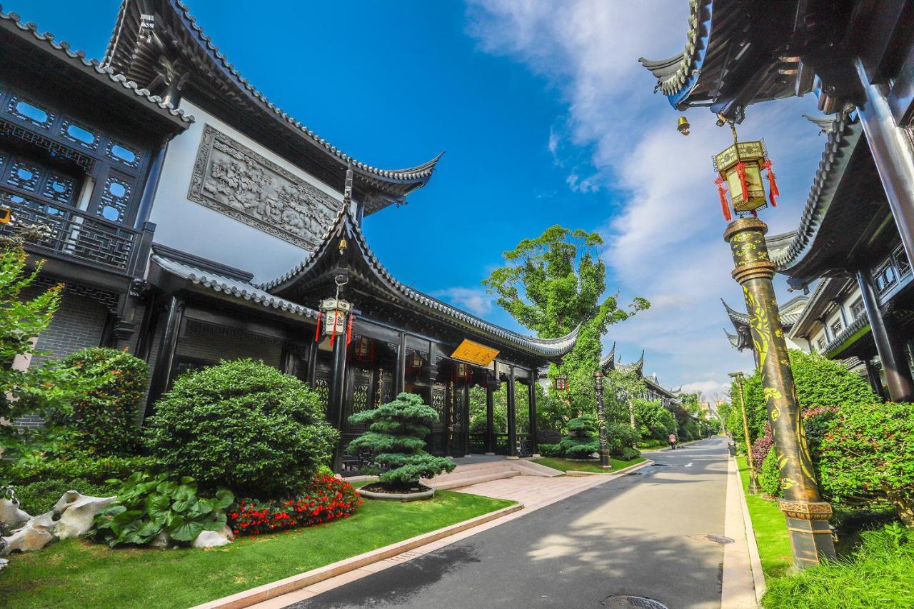 Royal Garden Hotel Shanghai-Free Shuttle To And From Disney & Pvg & Close Metro Line2 Easy To Sha New Expo Exterior photo