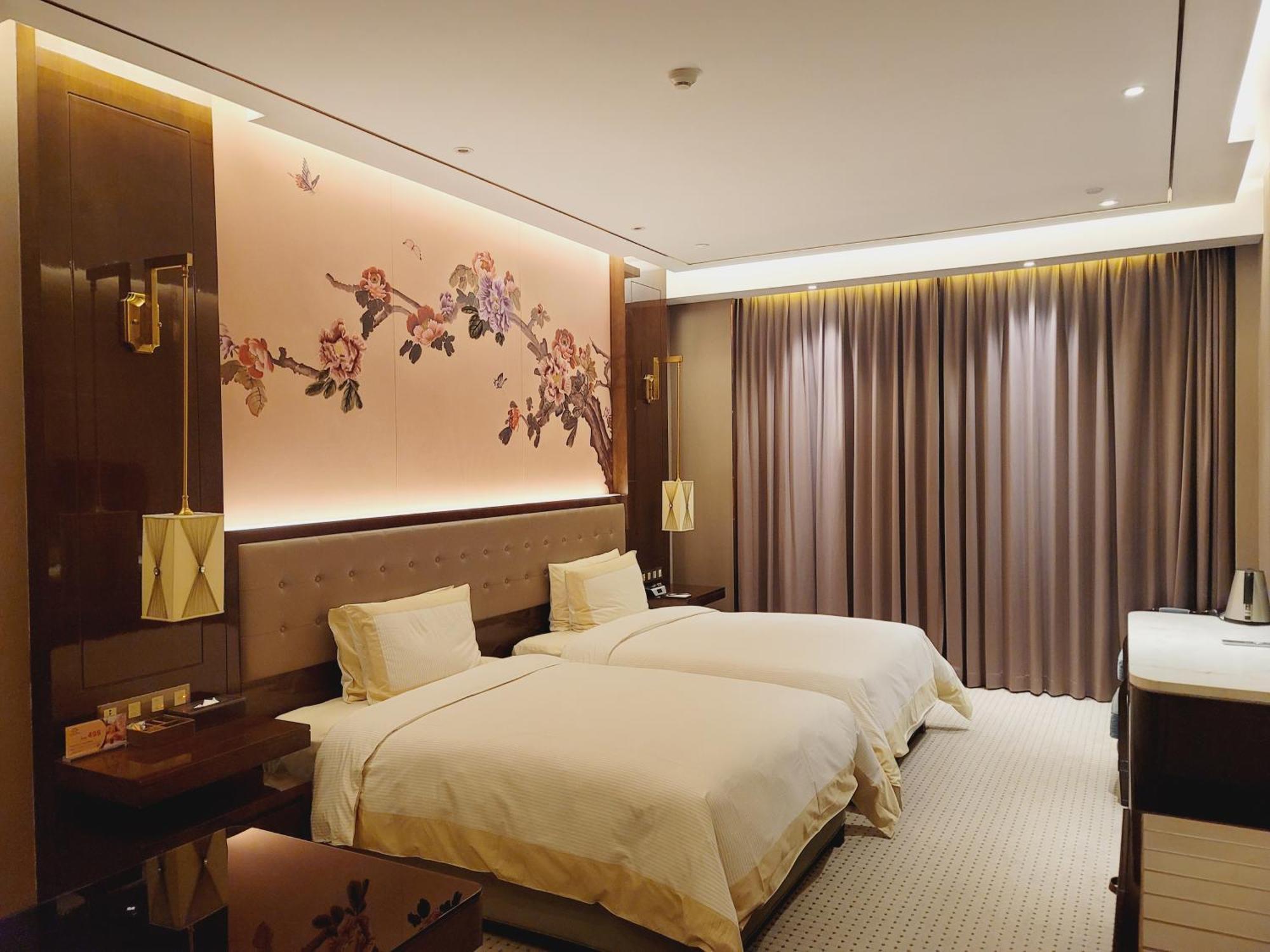 Royal Garden Hotel Shanghai-Free Shuttle To And From Disney & Pvg & Close Metro Line2 Easy To Sha New Expo Room photo