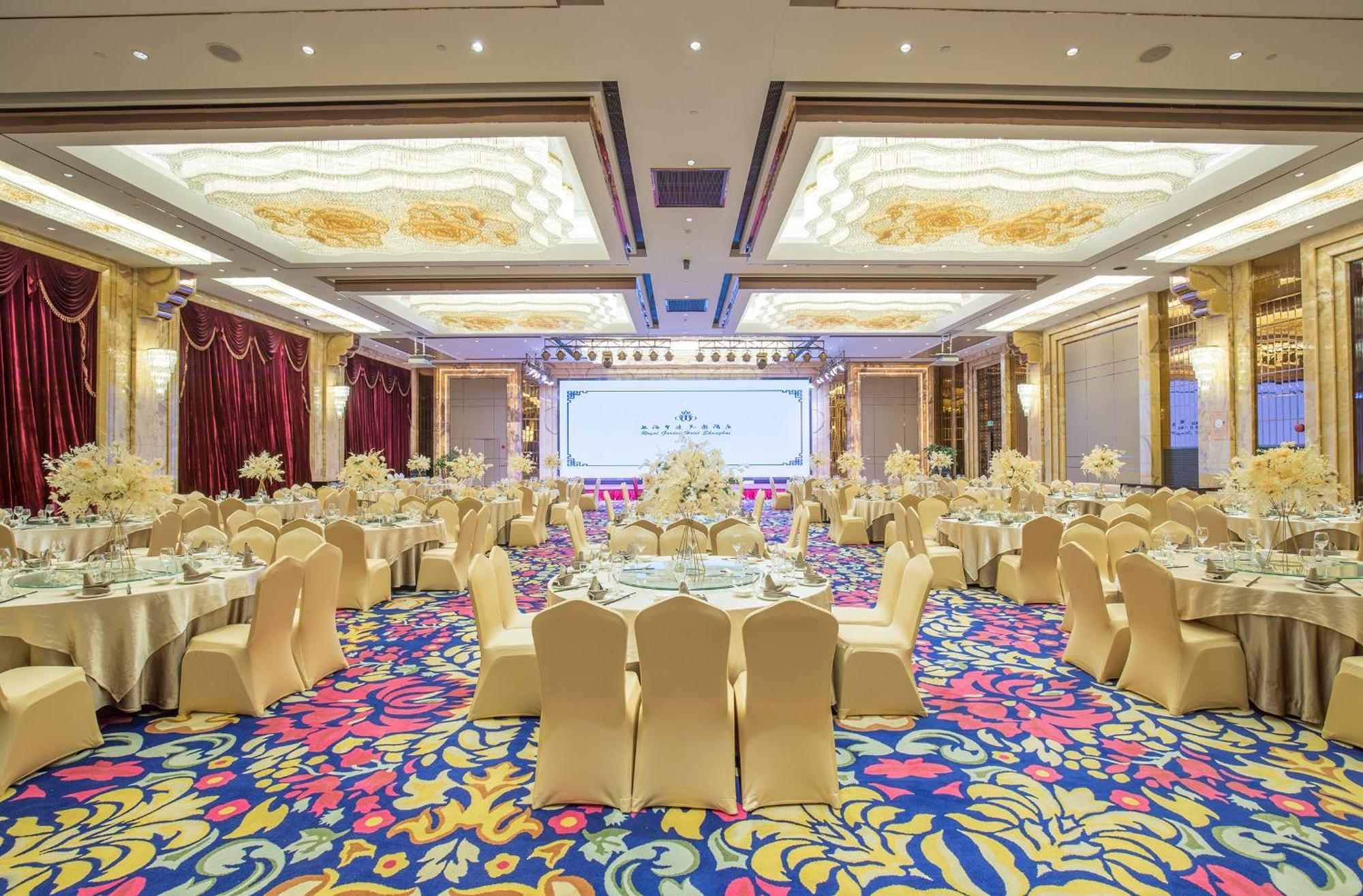 Royal Garden Hotel Shanghai-Free Shuttle To And From Disney & Pvg & Close Metro Line2 Easy To Sha New Expo Exterior photo