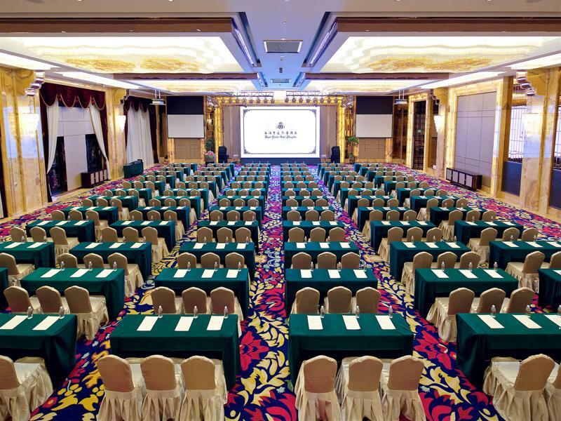 Royal Garden Hotel Shanghai-Free Shuttle To And From Disney & Pvg & Close Metro Line2 Easy To Sha New Expo Exterior photo