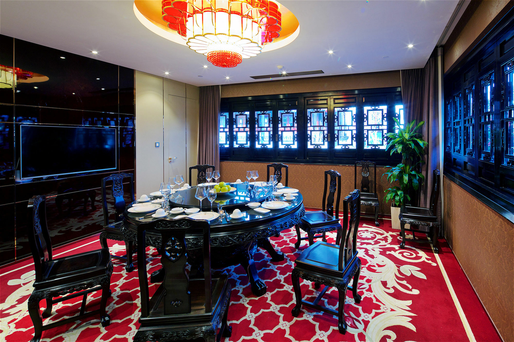 Royal Garden Hotel Shanghai-Free Shuttle To And From Disney & Pvg & Close Metro Line2 Easy To Sha New Expo Exterior photo