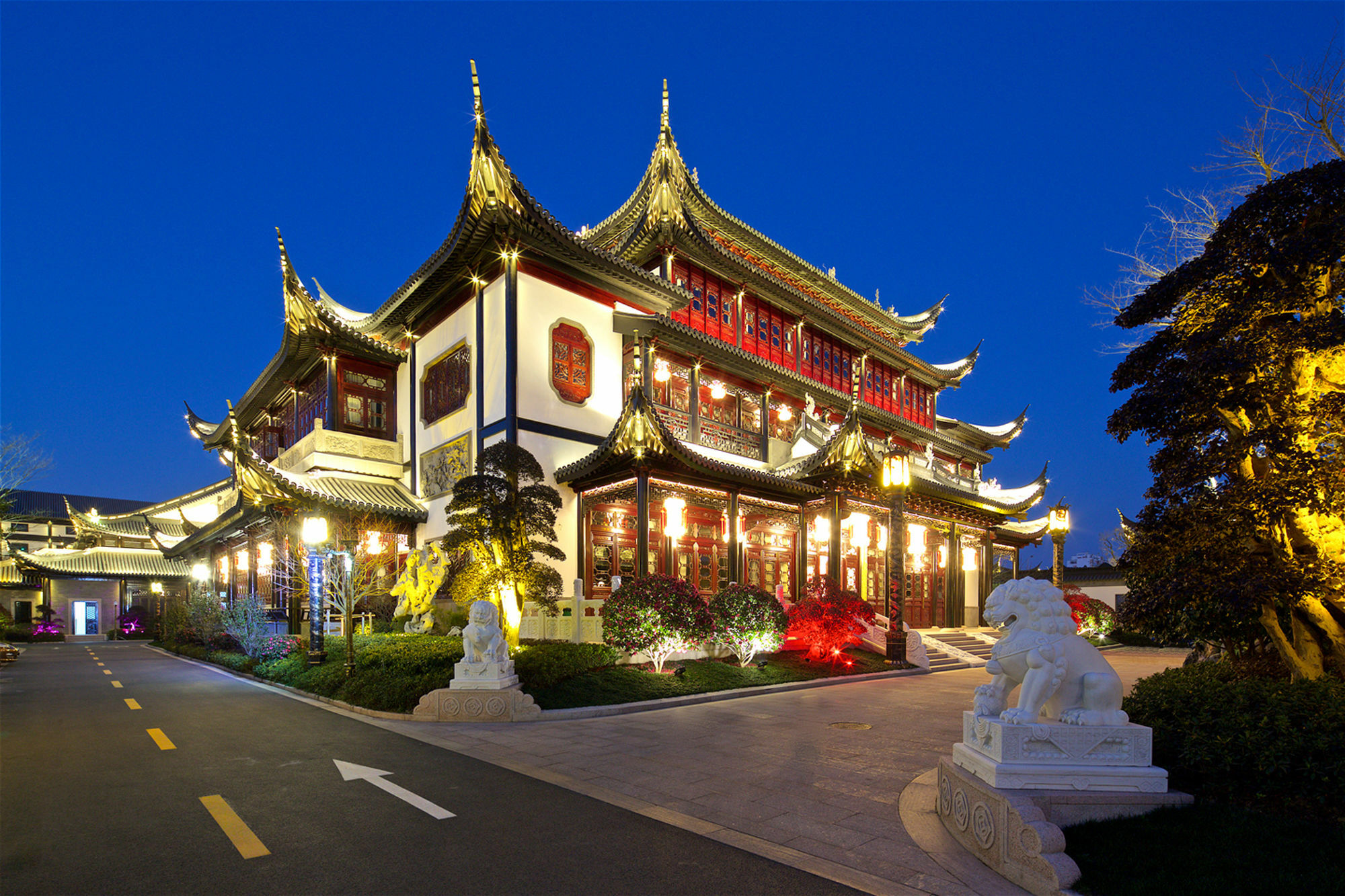Royal Garden Hotel Shanghai-Free Shuttle To And From Disney & Pvg & Close Metro Line2 Easy To Sha New Expo Exterior photo